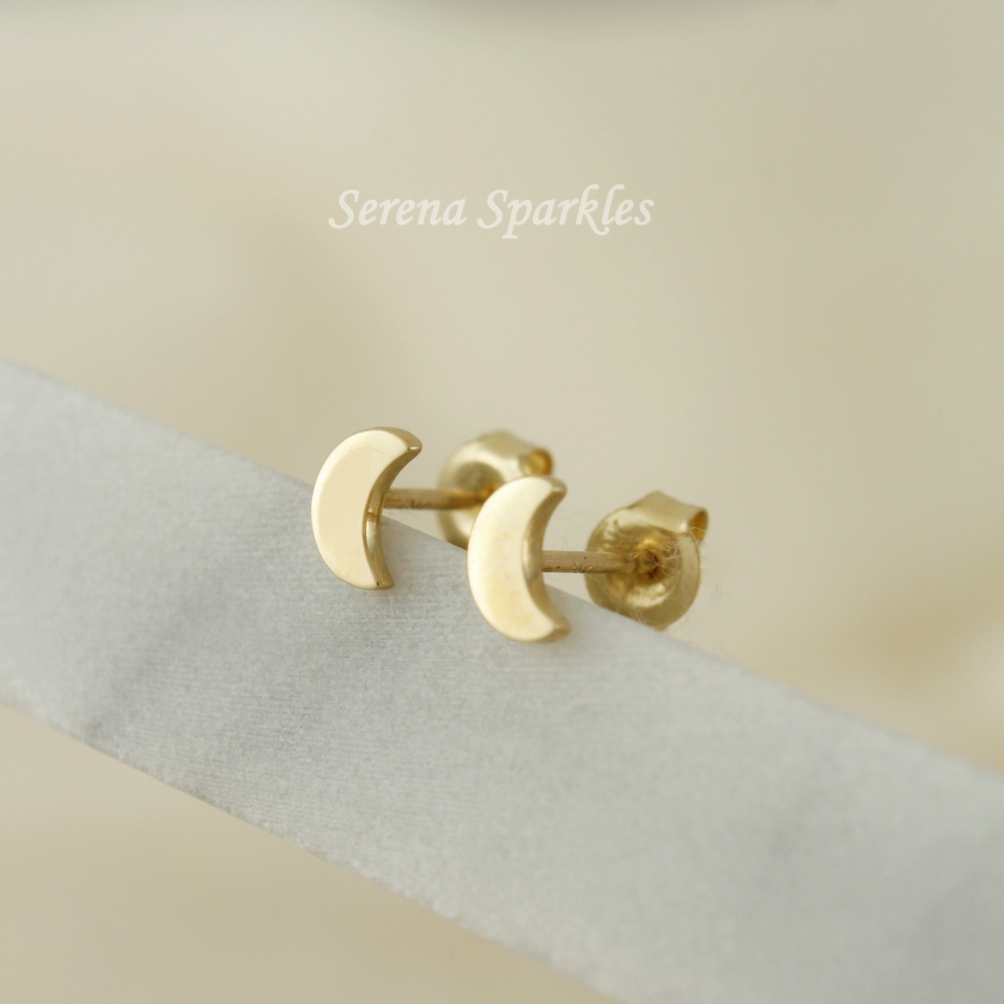 10k Solid Gold Crescent Moon Earrings - Serena Sparkles